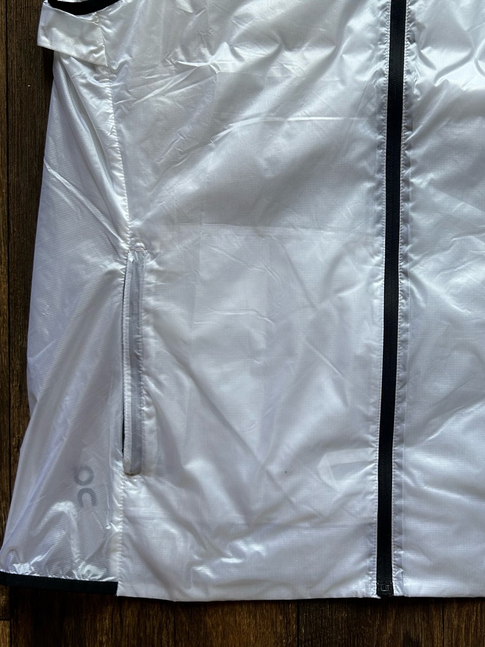 On Running Vest - Picture 7 of 7